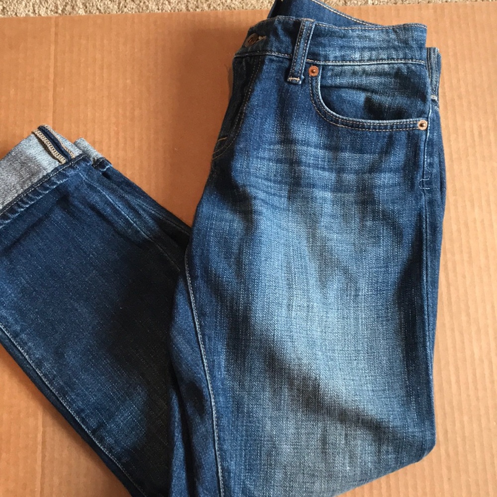 SOLD- Crop/Capri boyfriend style Lucky jeans